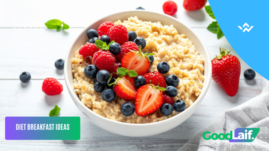 Diet breakfast ideas: oatmeal bowl topped with strawberries, raspberries, and blueberries